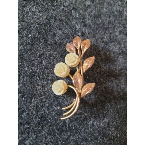 Vintage Brooch Carved Celluloid Rose Flower in Gold Tone - Picture 1 of 3